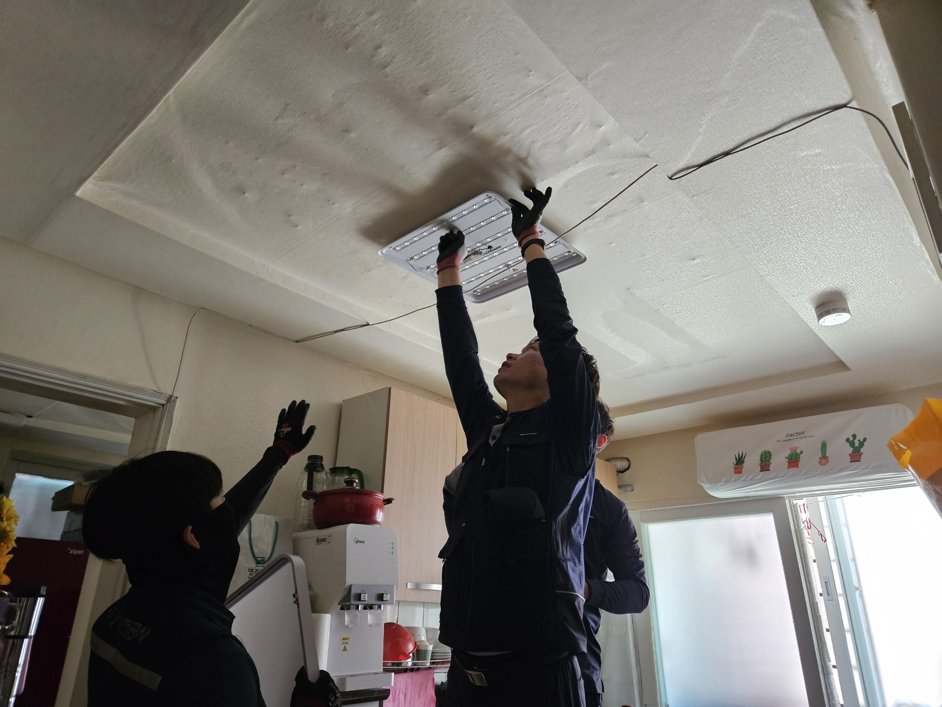 한국전기안전공사 - 훈훈한 봉사활동